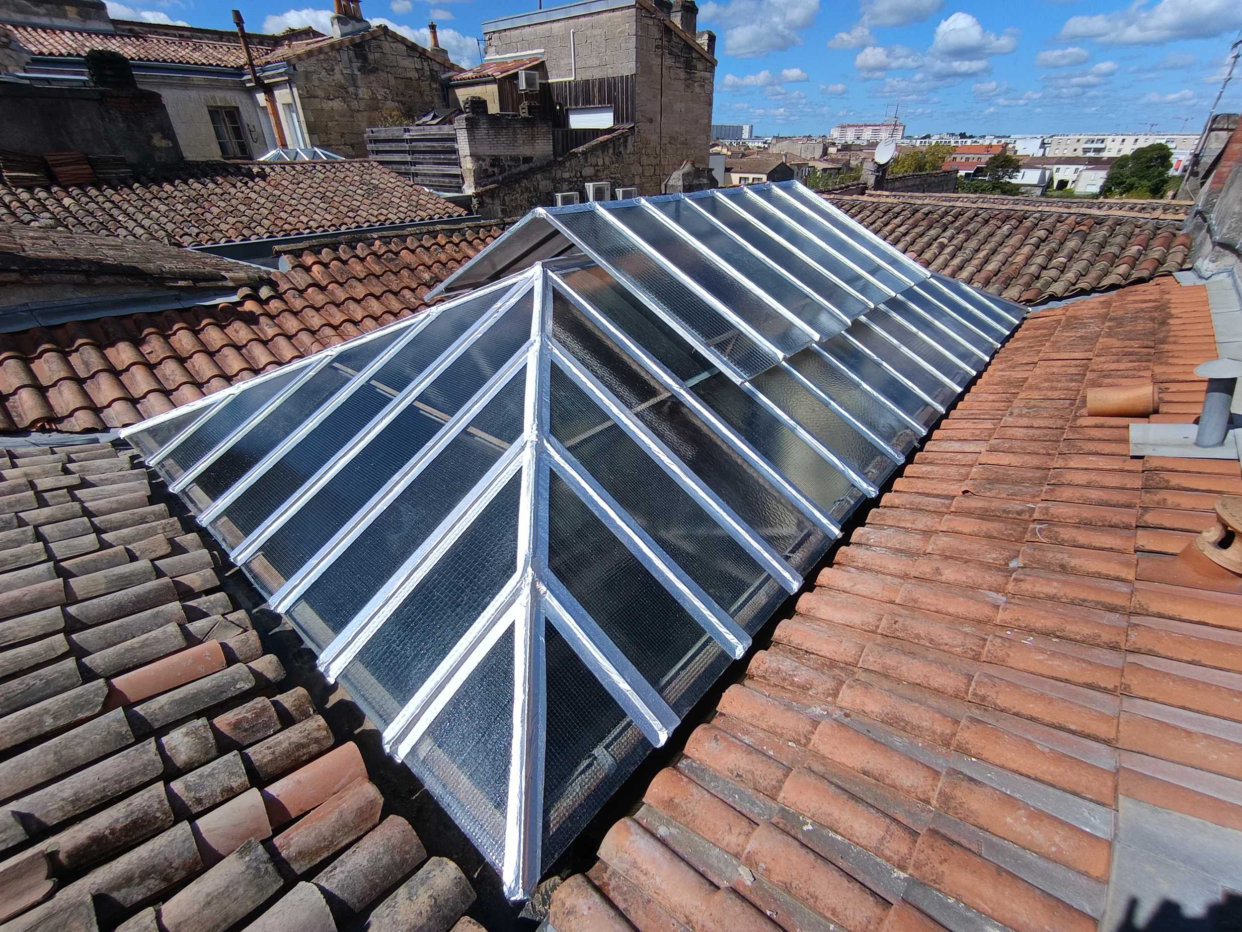 Intervention de cordistes MS Access pour un coup de jeune chez SYLVIE LABURTHE TOLRA à Bordeaux (bâtiment) – 1